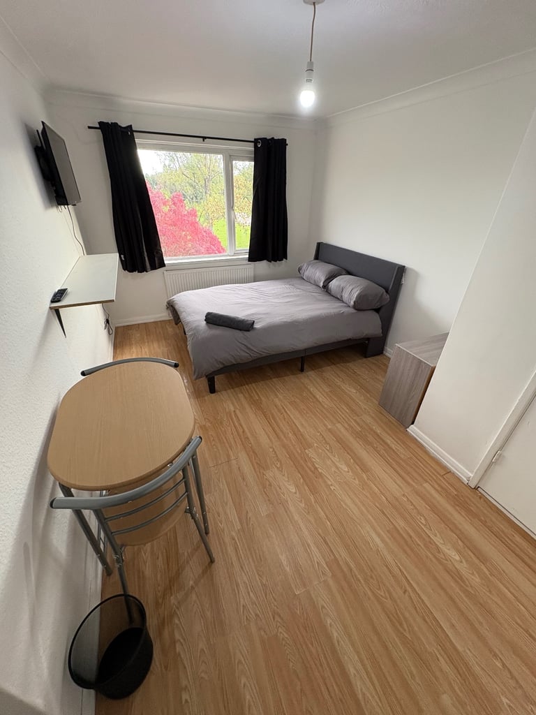 Rooms to rent Gatwick 