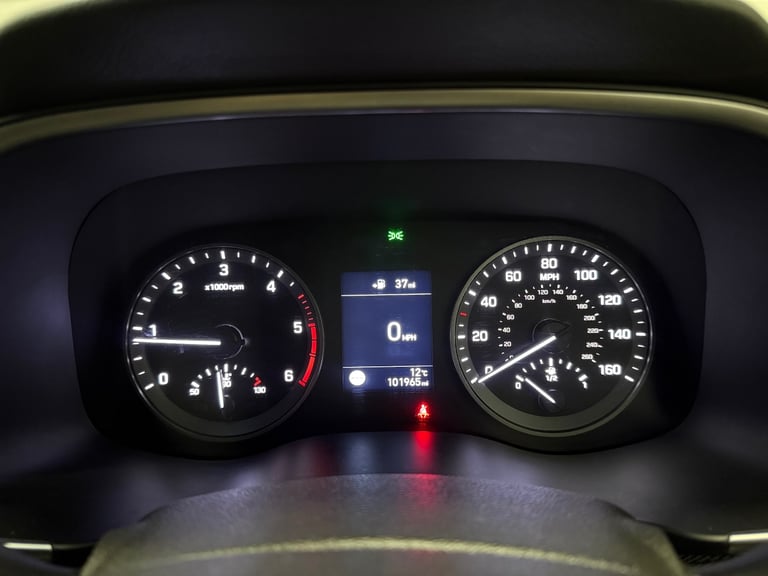 2018 68 HYUNDAI TUCSON 1.6 SE NAV CRDI 2WD MANUAL DIESEL WHITE EURO 6