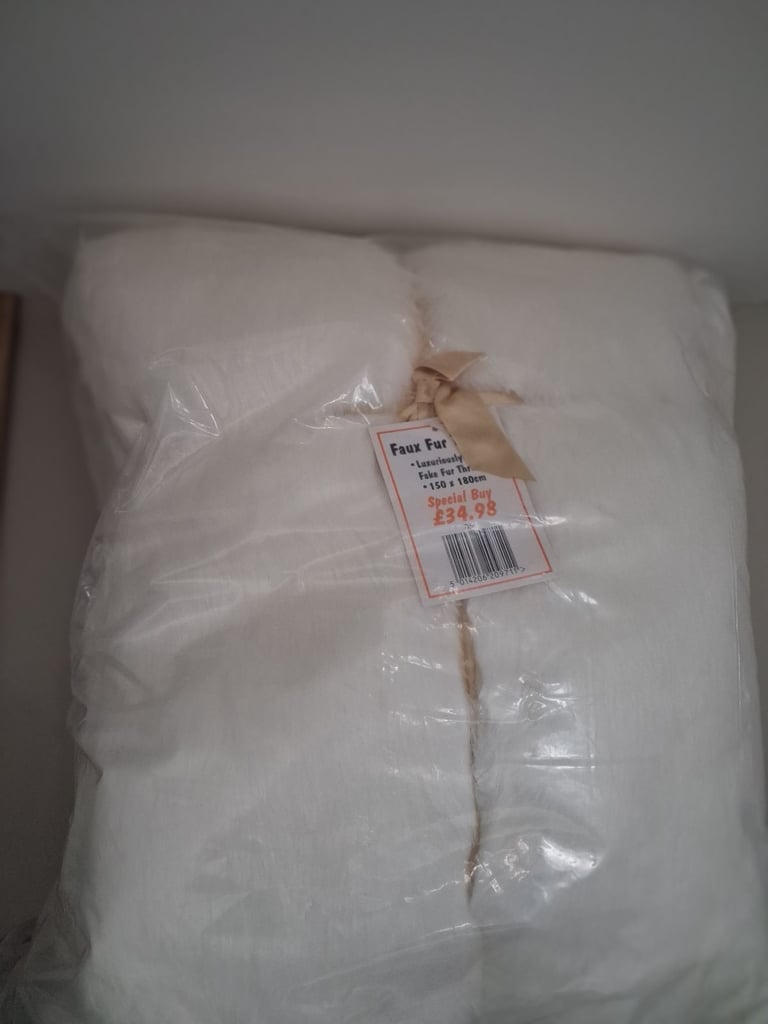 image for New faux fur throw 