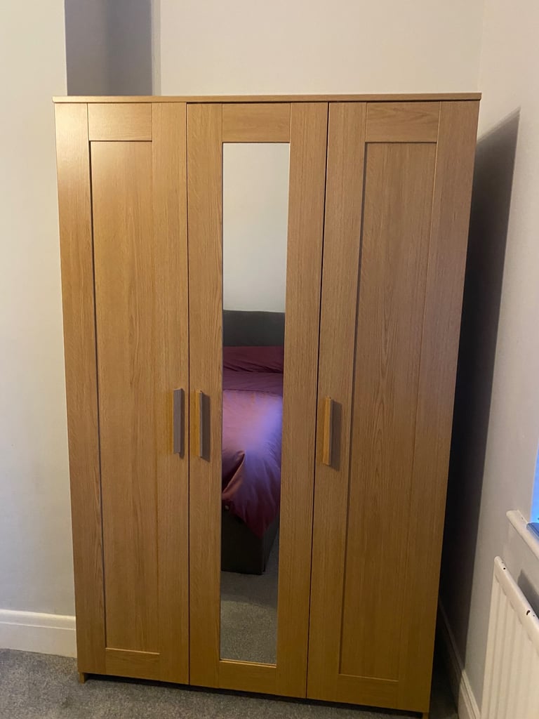 Wardrobe with 3 doors, and a mirror - collection only