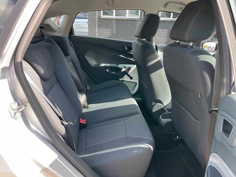 FORD FIESTA 1.4 Zetec 5dr 2011