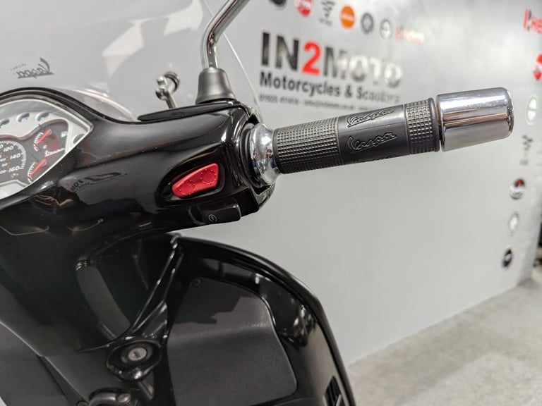 2012 (62) Piaggio Vespa GTS 125 in black