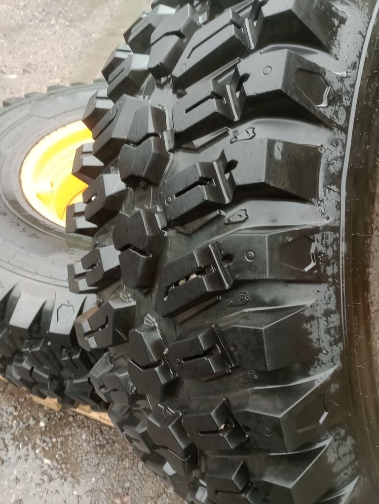 JCB telehandler wheel and tyre 