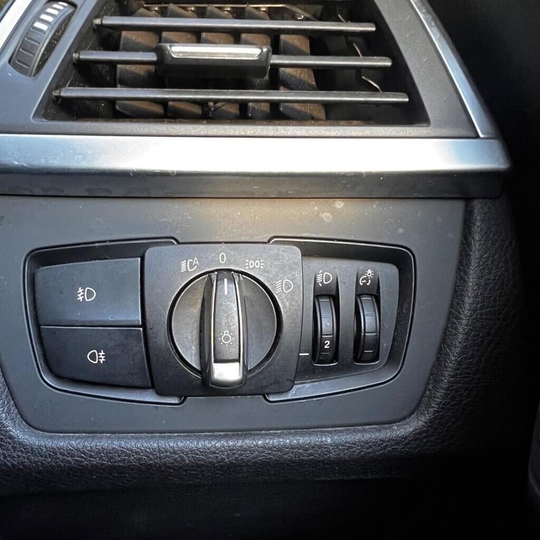 2016 BMW 3 Series 320i 2.0 Manual Sport 4dr Saloon 105,000 Miles. ULEZ Free. PX OK SALOON Petrol ...