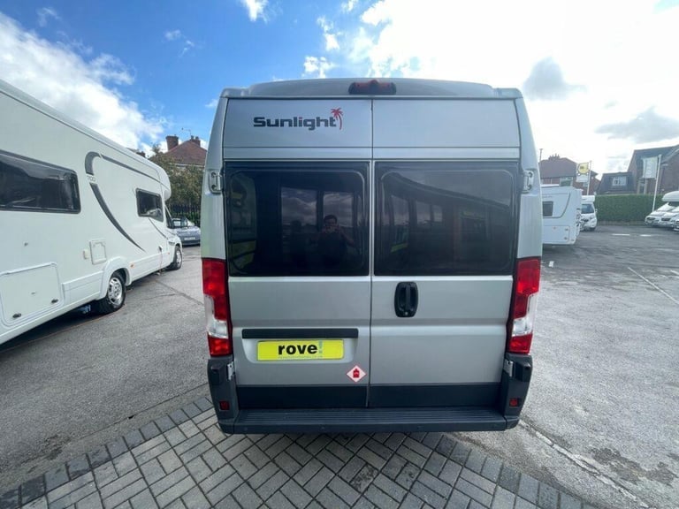 Sunlight Cliff 640 3 Berth 4 Belt Rear Transverse Bed Dinette Conversion Camperv