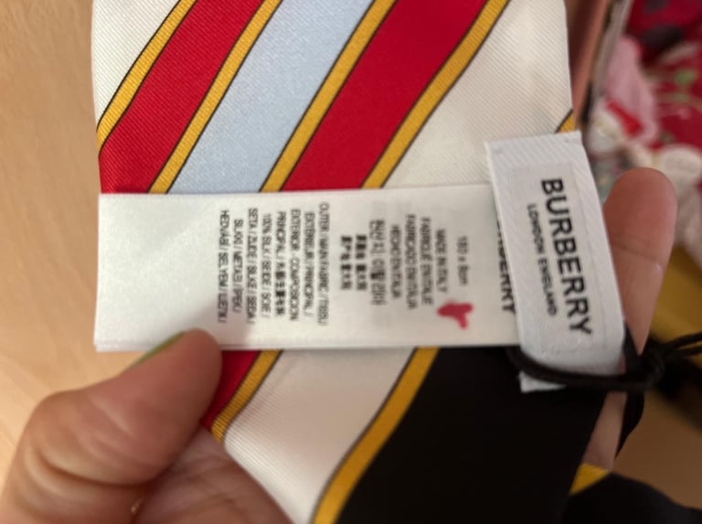 Burberry silk scarf 100% NEW