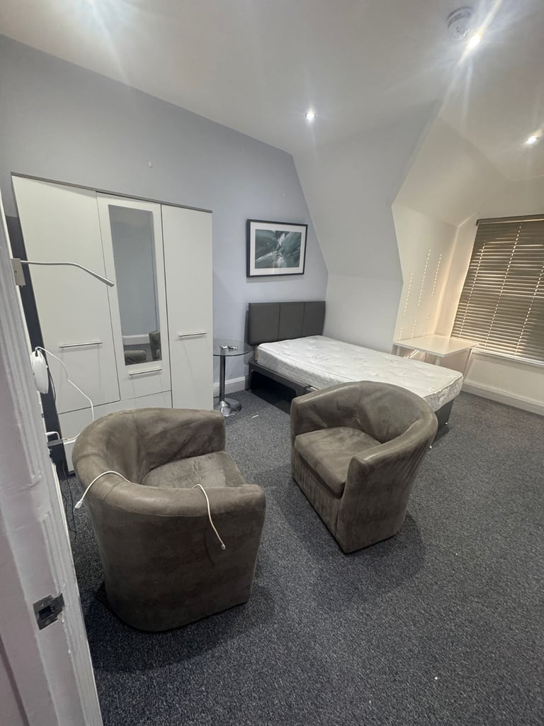 Seperate and Spacious 1 Bed Flat available for Rent in - CV1 3EG