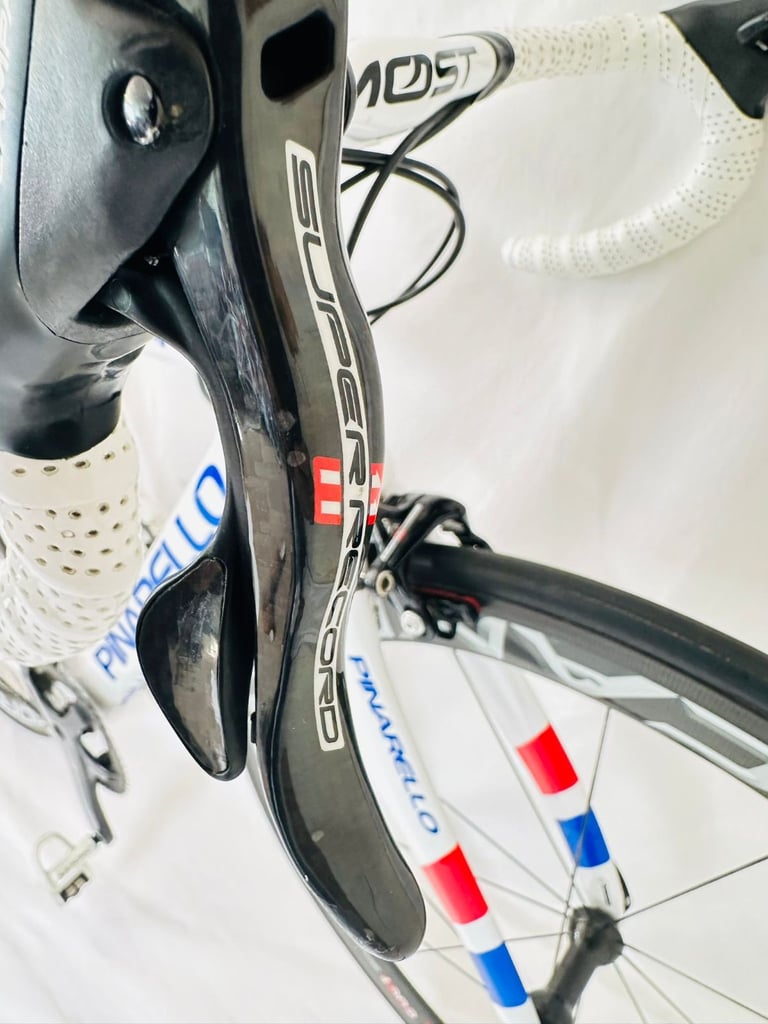 PINARELLO DOGMA F8 size/S Campagnolo Super Record Groupset alone cost Road Bike