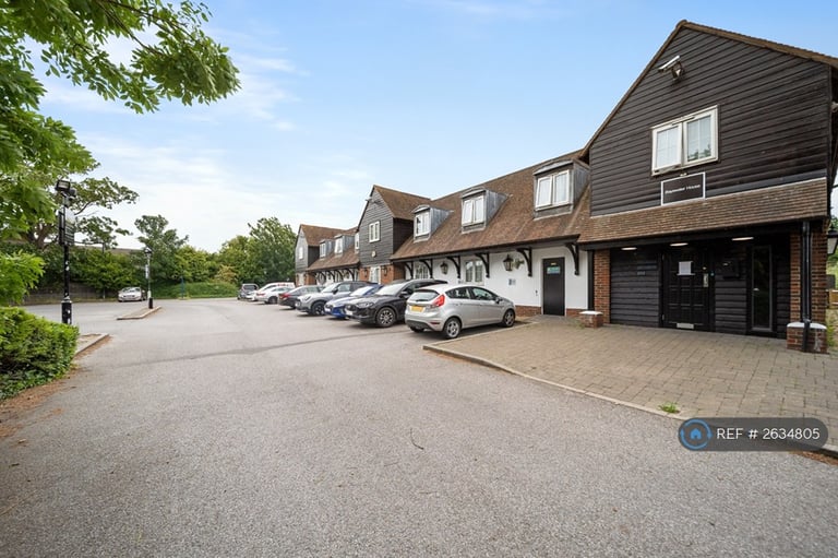 Studio flat in Hever Court Road, Singlewell, DA12 (#2634805)