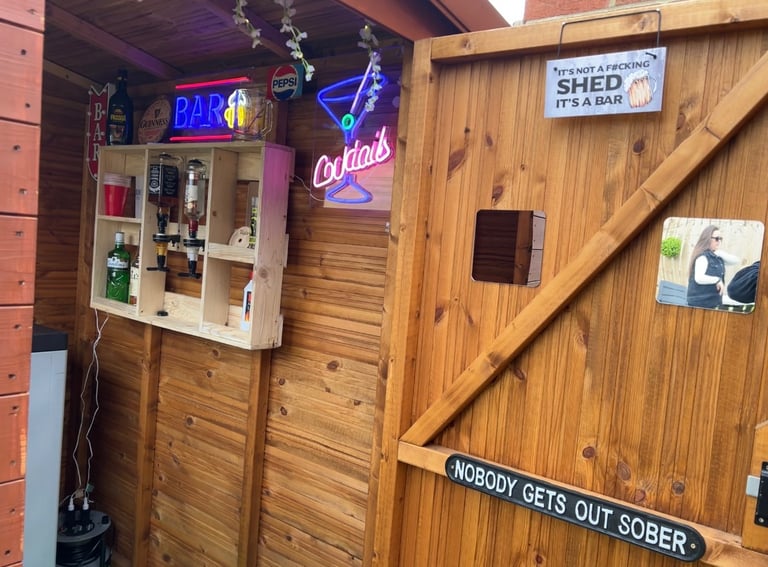 Garden Bar - Pent Shed with Hatch High Quality with Rubber Roof - Optics - Great for BBQ’s