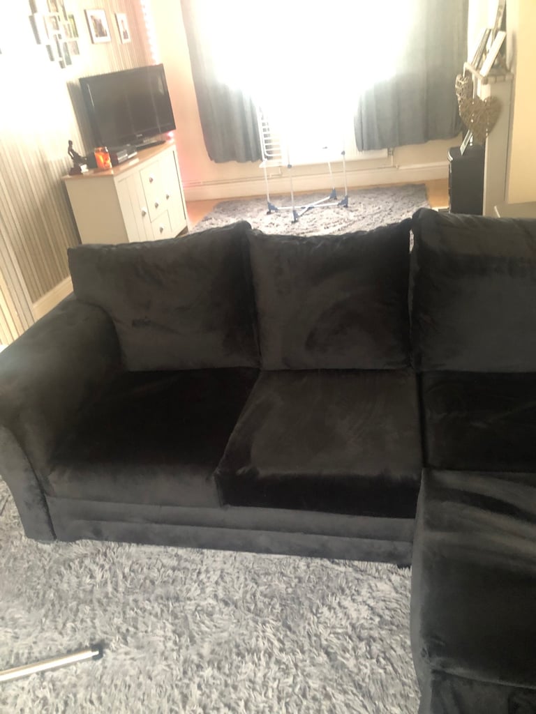 Black Verona corner sofa