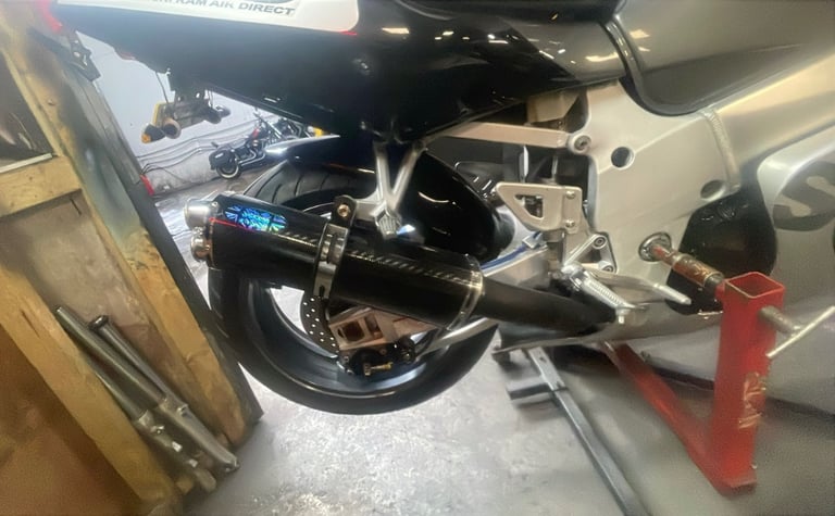 SUZUKI GSXR 600 1998 DUCATI JACKET INC. £3695 ONO RARE GREY/BLACK FULL RESTORATION 
