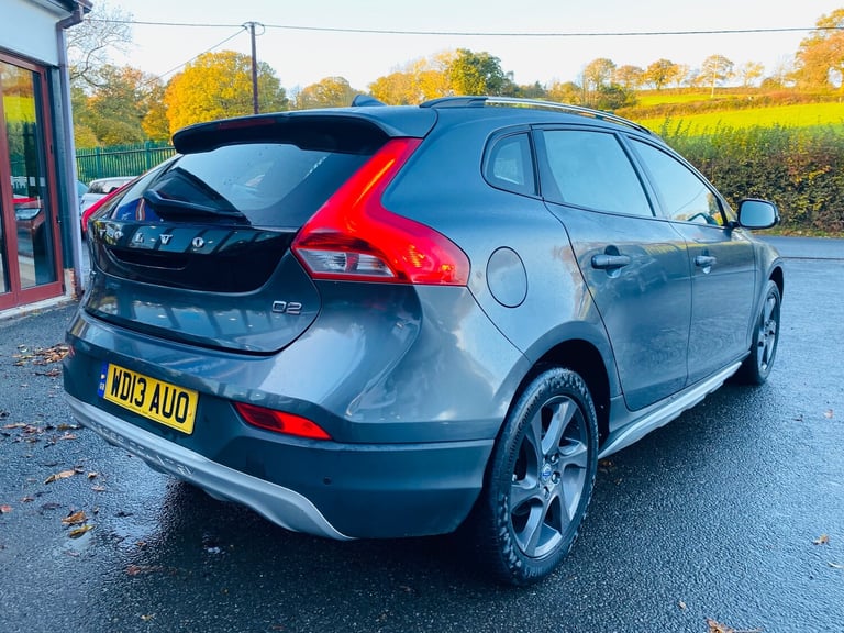 2013 Volvo V40 Cross Country 1.6 D2 Lux Nav Hatchback 5dr Diesel Manual Euro 5