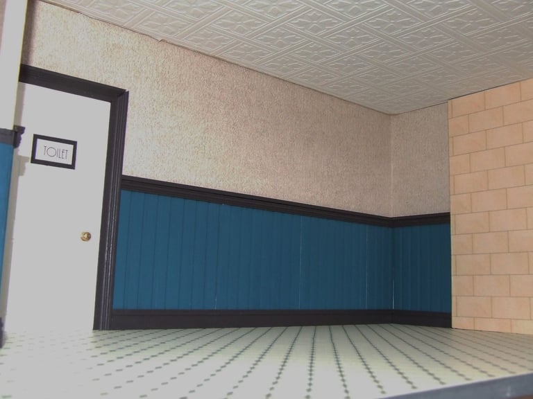 Dolls House Emporium Completed Shop/Cafe Large Suit Collector