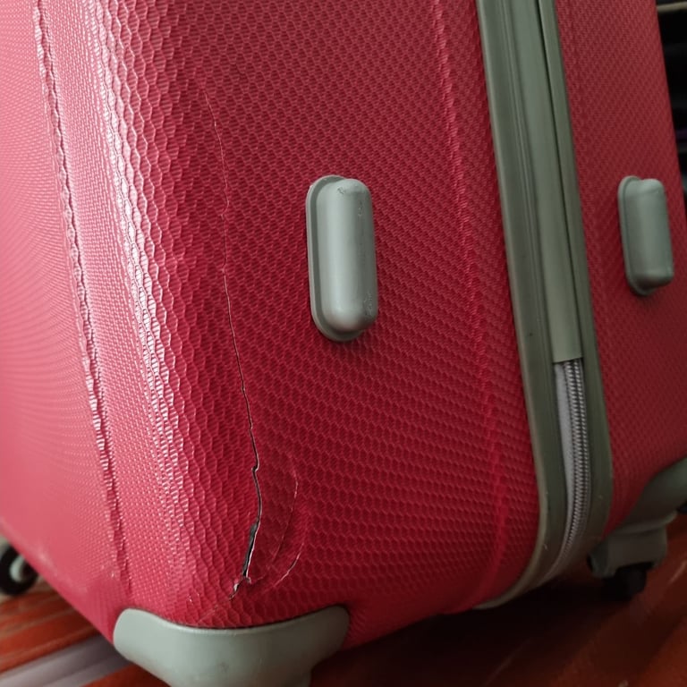 John Travel Luggage Medium Luggage Suitcase with 4 Wheels Red Hard Shell