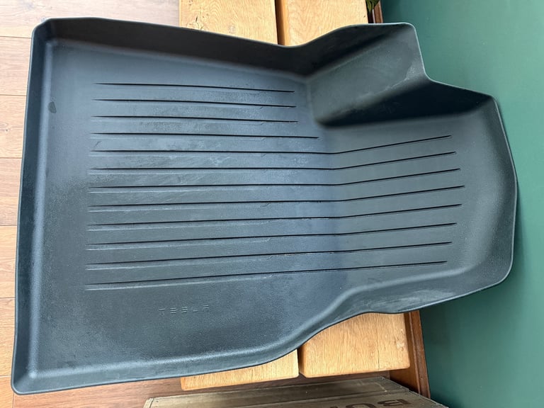 Original Tesla Model Y set of rubber mats - x5