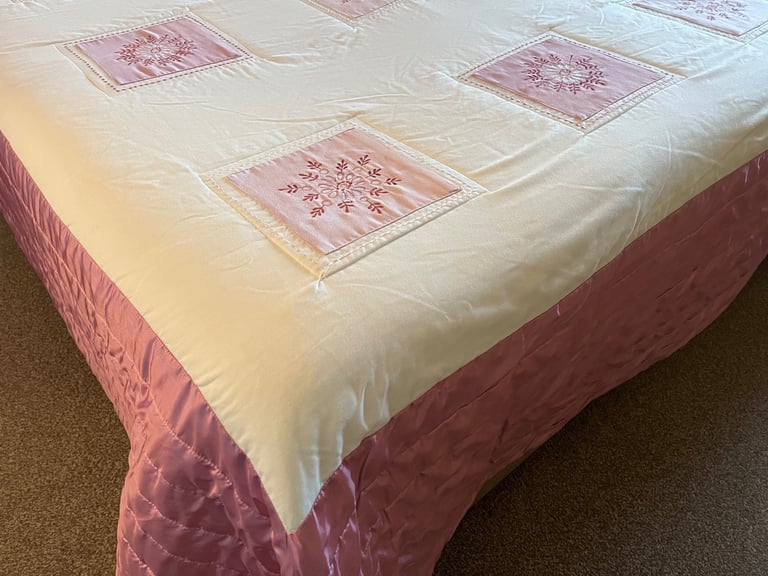For Sale: Bedspread (Fit King or Double)