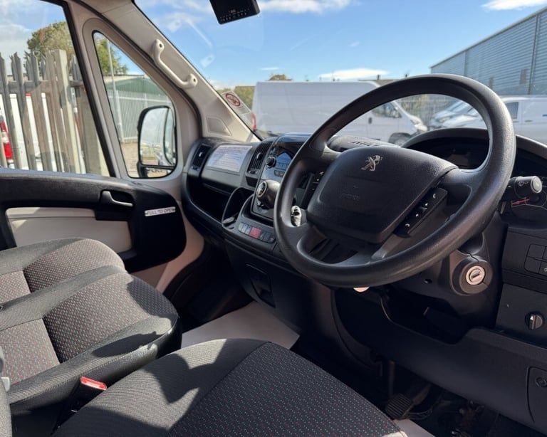 2018 Peugeot Boxer 2.0 BlueHDi H2 17 Seat Minibus LITE (PSV) 130ps Minibus Diesel Manual