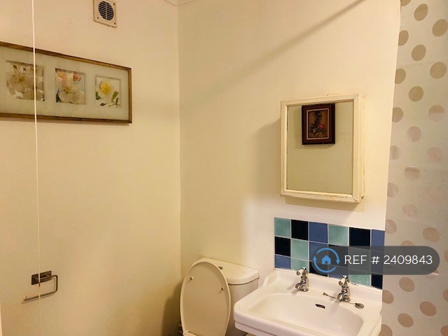 3 bedroom house in Greenwood Gardens, Hainault, IG6 (3 bed) (#2409843)