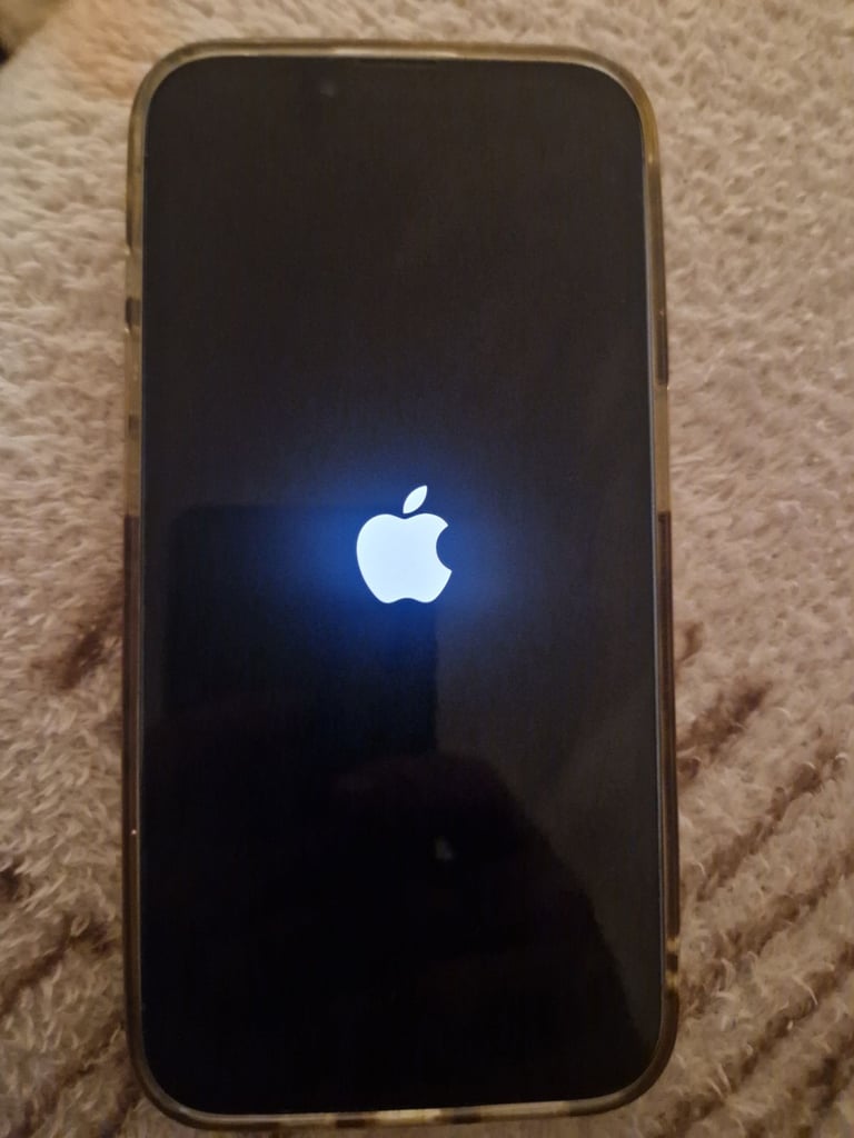 Iphone 13 pro 128gb unlocked signed out of icloud cracked back unable to Activate £90