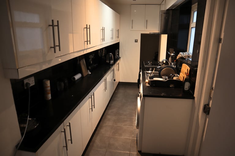 Flatmate Wanted for Stunning 2-bed (Zone 1, Earl's Court)