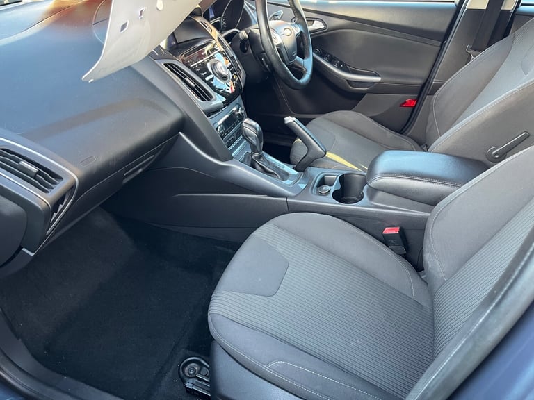 2014 Ford Focus 1.6 125 Titanium Navigator 5dr Powershift HATCHBACK Petrol Automatic