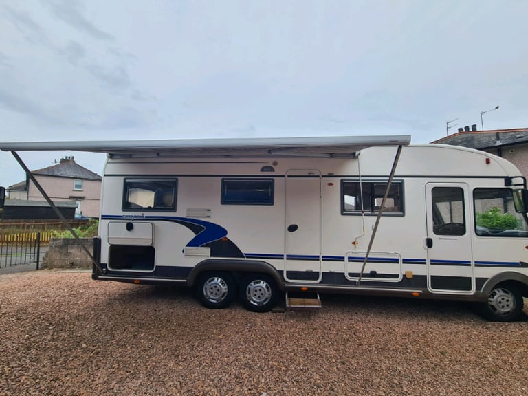 Fully offgrid luxury 6 berth A class motorhome. 