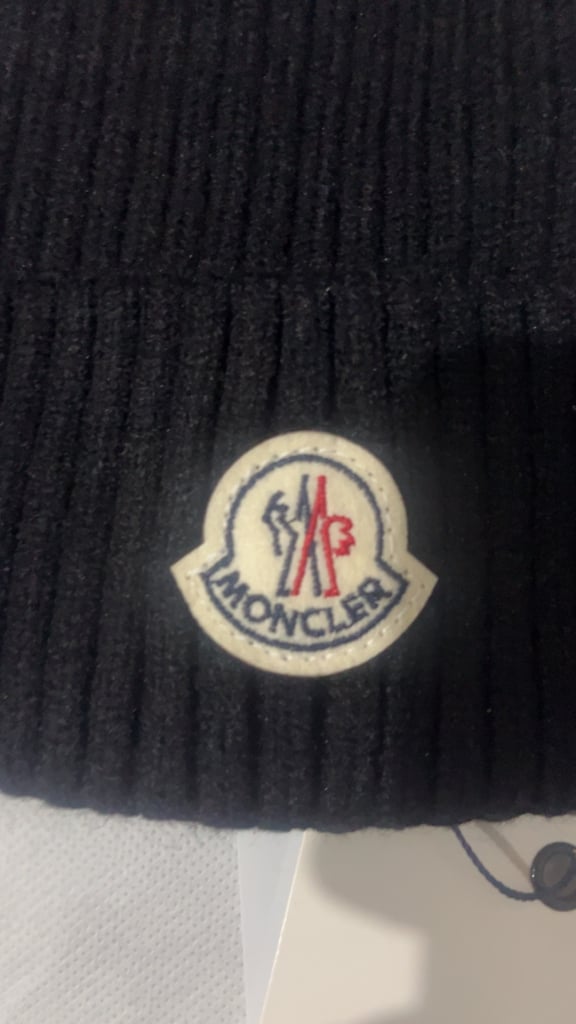 Moncler beanie 