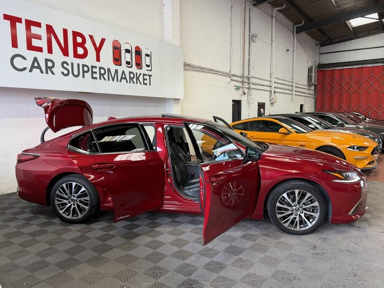 2019 Lexus ES 2.5 300h Saloon 4dr Petrol Hybrid E-CVT Euro 6 (s/s) (218 ps) Saloon PETROL/ELECTRI...