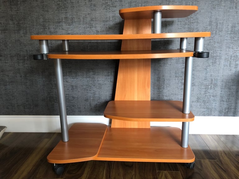 Computer desk