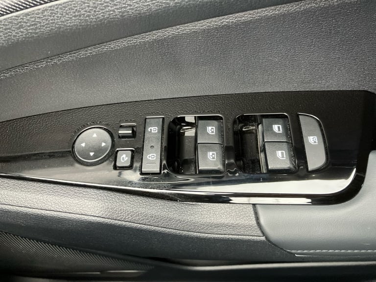 2023 Kia Sportage 1.6T GDi HEV 3 5dr Auto SUV PETROL/ELECTRIC Automatic