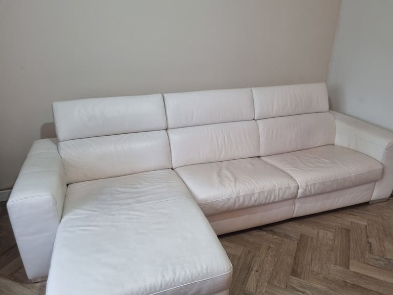 L SHAPE SOFA BED IN LEATHER