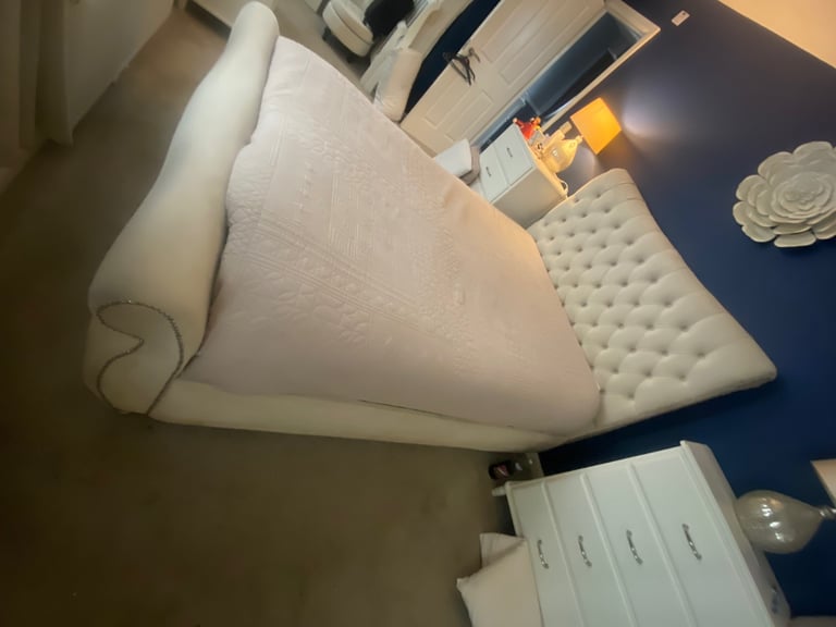Kingsize bed frame ( quick sale ) 