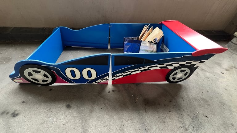Children’s Race Car Bed