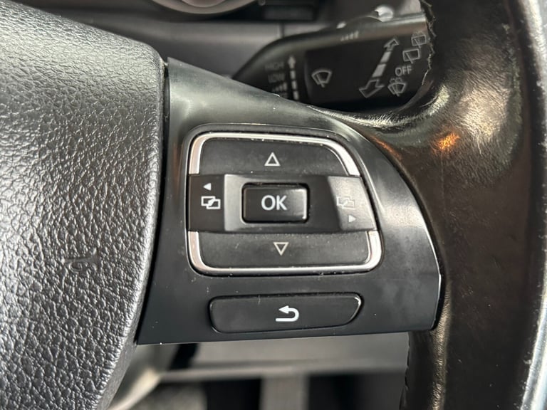 2012 Volkswagen Touran 1.6 TDI 105 SE 5dr DSG MPV Diesel Automatic