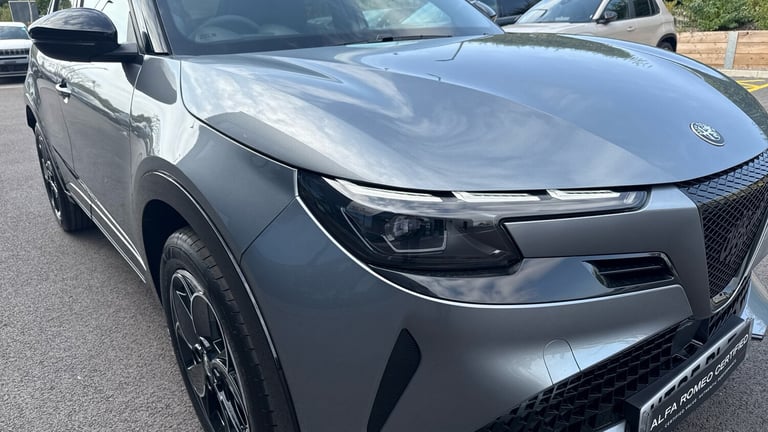 2025 Alfa Romeo Junior 1.2 MHEV Ibrida SUV 5dr Petrol Hybrid e-DCT Euro 6 (s/s) (136 ps) SUV Hybr...