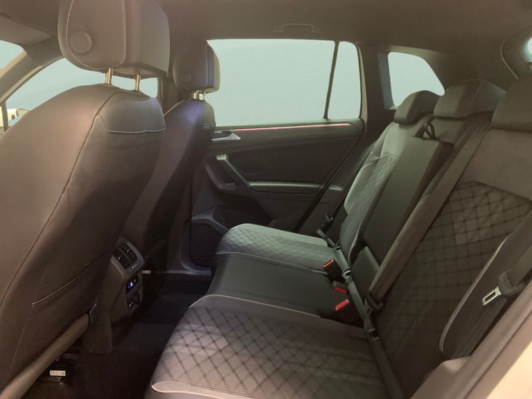 2022 Volkswagen Tiguan 2.0 TDI R-Line SUV 5dr Diesel DSG Euro 6 (s/s) (150 ps) - HEATED SEATS - N...
