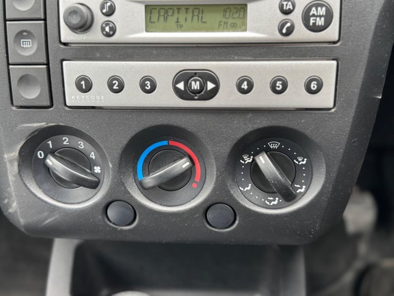 2005 Ford Fiesta 1.25 Style 3dr HATCHBACK PETROL Manual - Image 19