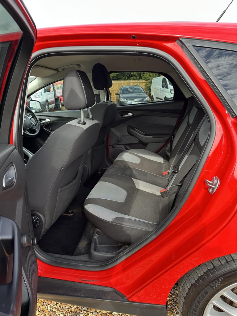 2014 Ford Focus 1.0T EcoBoost Zetec Navigator Hatchback 5dr Petrol Manual Euro 5 (s/s) (125 Hatch...