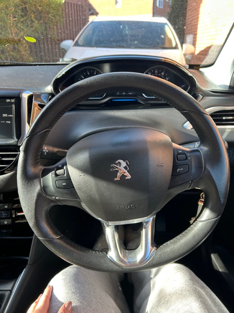 Peugeot, 208, Hatchback, 2013, Manual, 1200 (cc), 3 doors