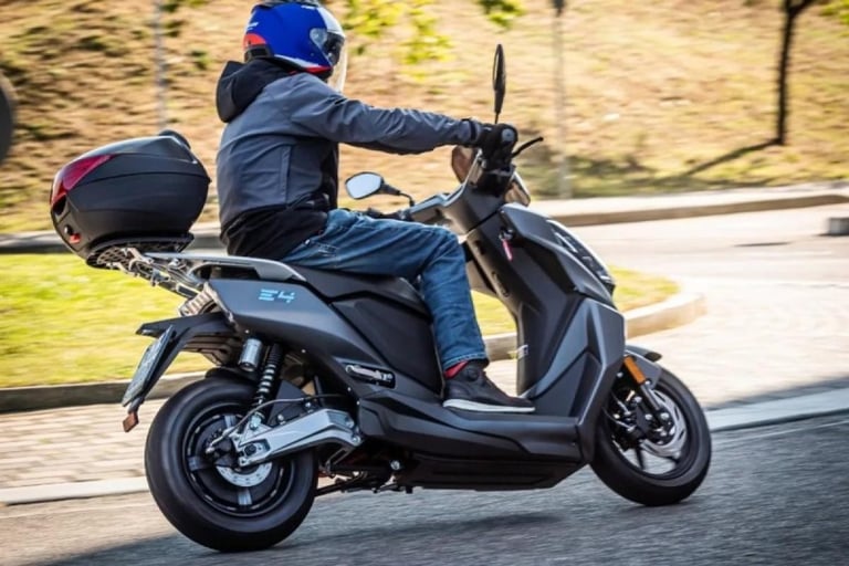NEW MGB Lifan E4 3kW Electric Scooter A1 Licence Learner Legal 125cc equivale...