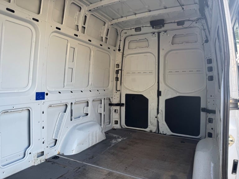 Mercedes-Benz Sprinter 3.5t H2 L2 Progressive Van++1 OWNER++CRUISE++REV