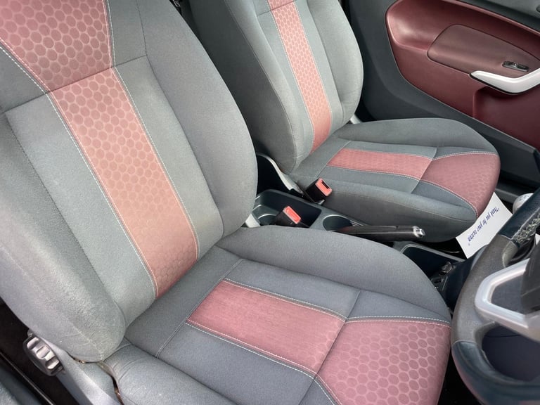 FORD FIESTA 1.2 ZETEC 09 REG MAGENTA RED 3 DOOR MOT JANUARY 12TH 2026 LOW INSURANCE 48+MPG