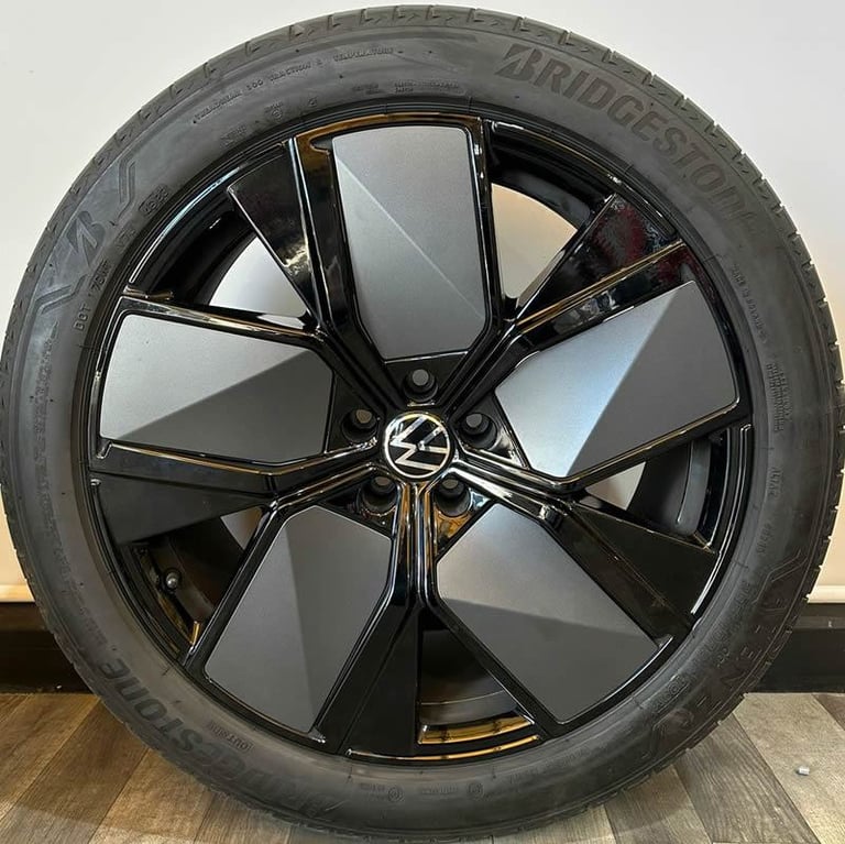 21" Genuine VW TOUAREG MK3 760 Alloy Wheels & BRIDGESTONE Tyres