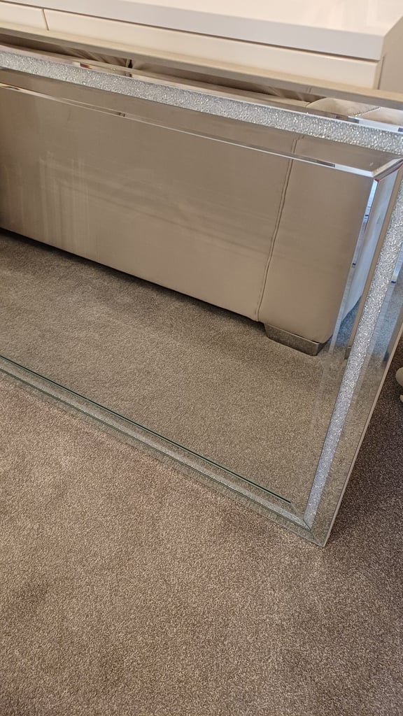 Wall Mirror (Small Crushed Diamond Border)