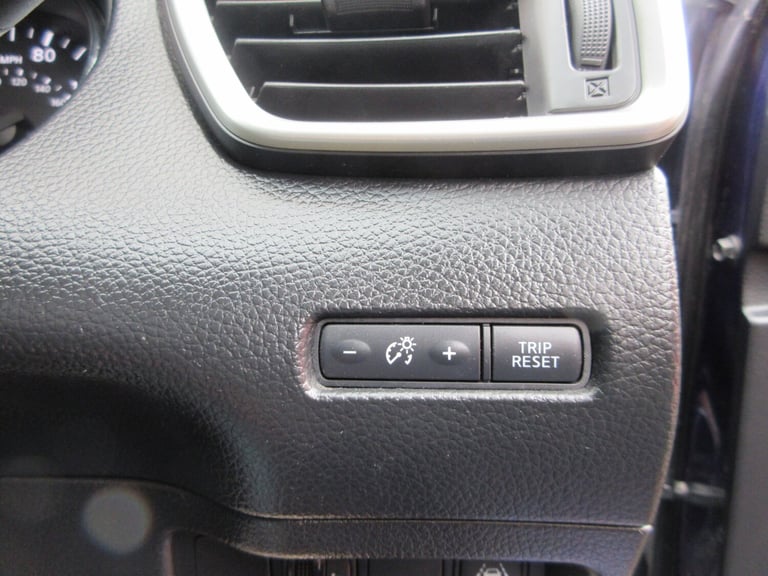 2015 Nissan Qashqai 1.5 dCi Acenta [Smart Vision Pack] 5dr HATCHBACK Diesel Manual