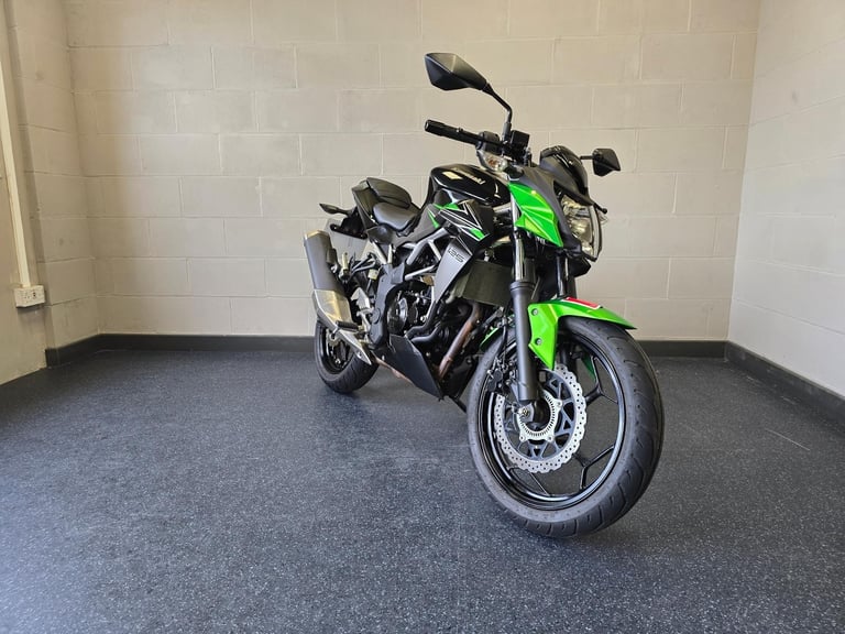 Kawasaki Z125 Supernaked 125cc Learner Legal Geared Motorcycle