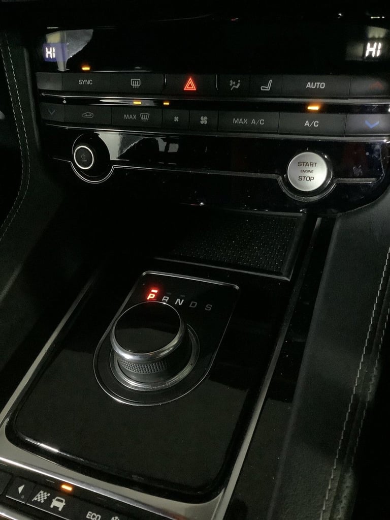 2018 Jaguar F-Pace 2.0 D180 R-Sport SUV 5dr Diesel Auto AWD Euro 6 (s/s) (180 ps) ESTATE Diesel A...