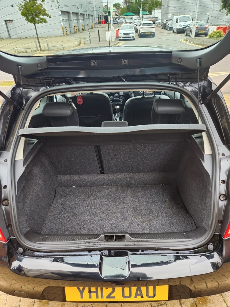 2012 Renault Clio 1.2 16V Dynamique TomTom 3dr HATCHBACK Petrol Manual - Image 9