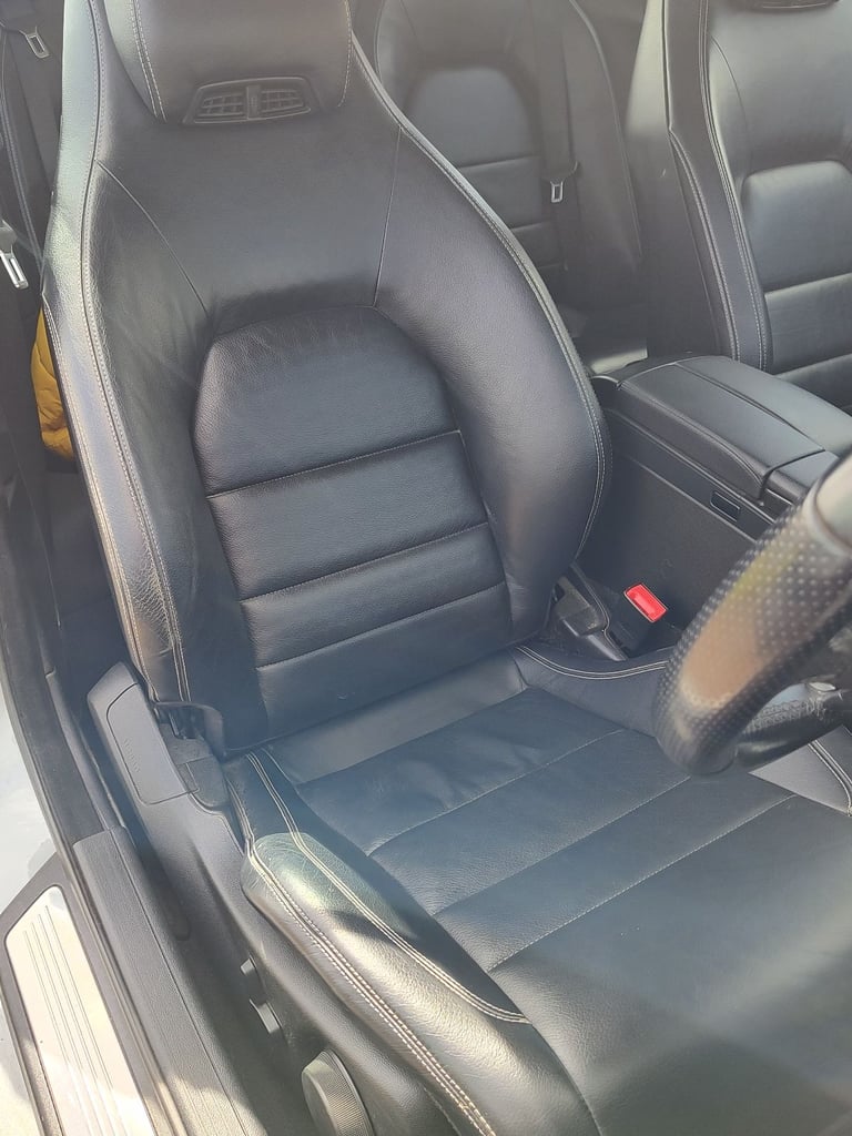 Mercedes-Benz E220 CONVERTIBLE, 61 PLATE, RARE MANUAL, FULL SERVICE HISTORY